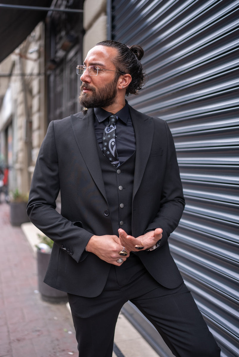 Bojoni Doral Slim Fit Classic Black Suit | VICLAN