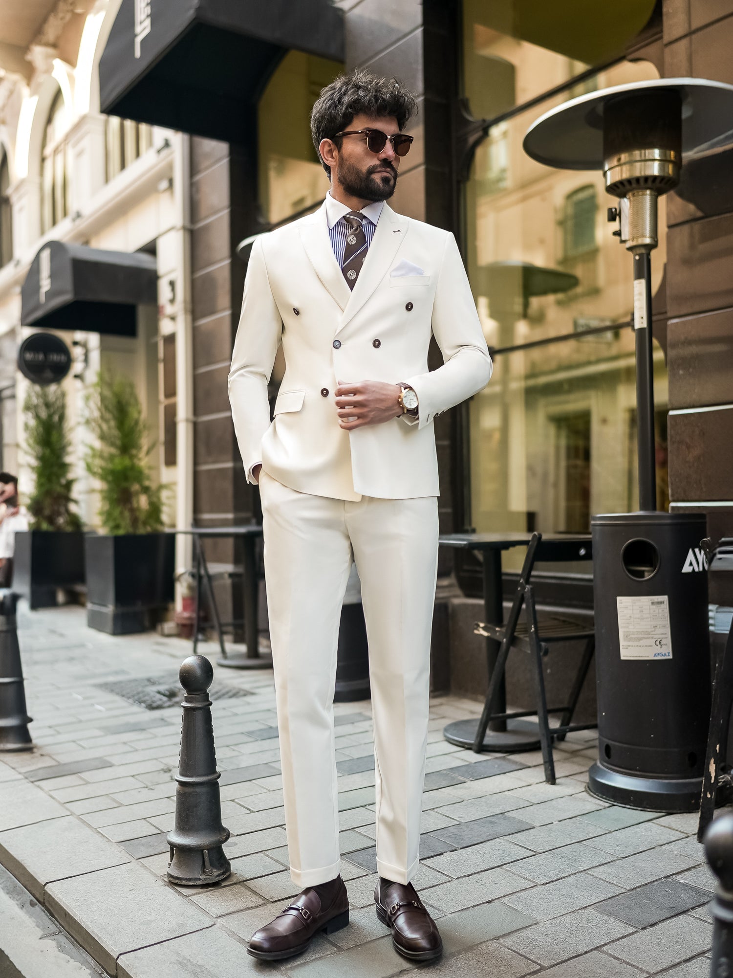 White Double Breasted Suit 2-Piece