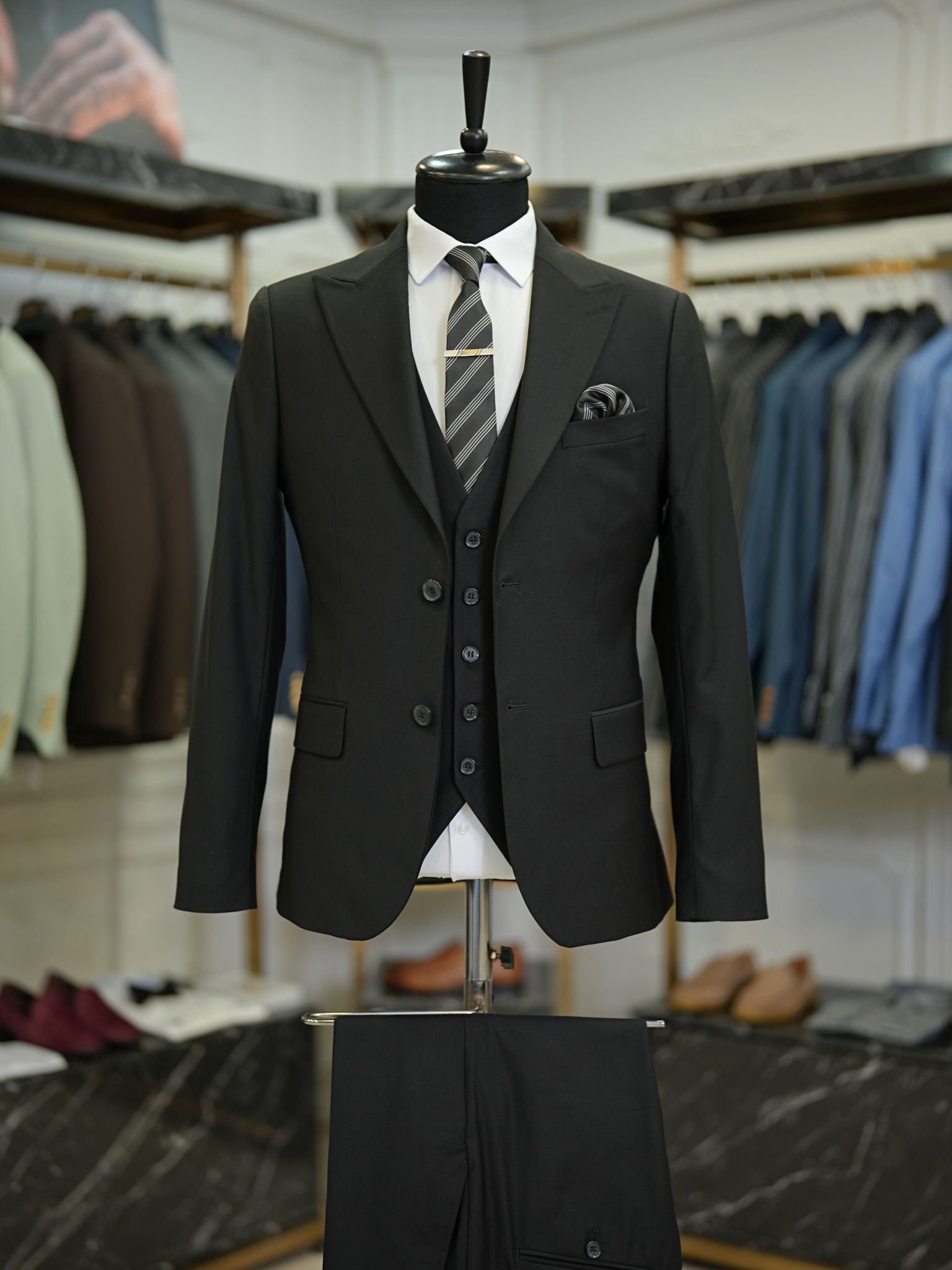 Bojoni Maison Black Slim Fit Suit