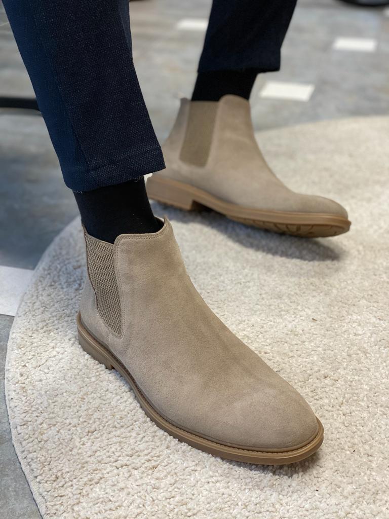 Bojoni Lorentti Beige Suede Chelsea Boots 