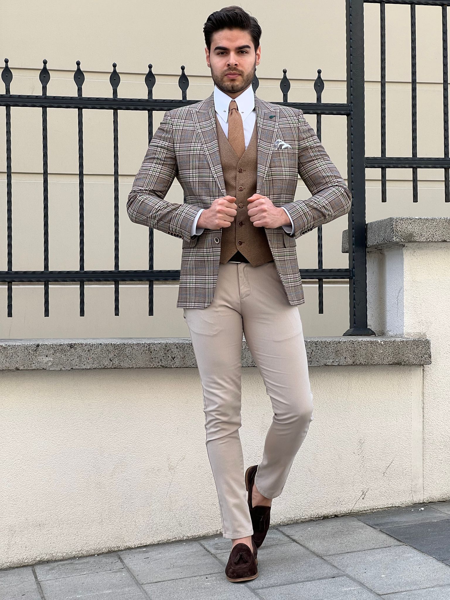 Bojoni Montebello Slim Fit High Quality Plaid Wool Beige Suit