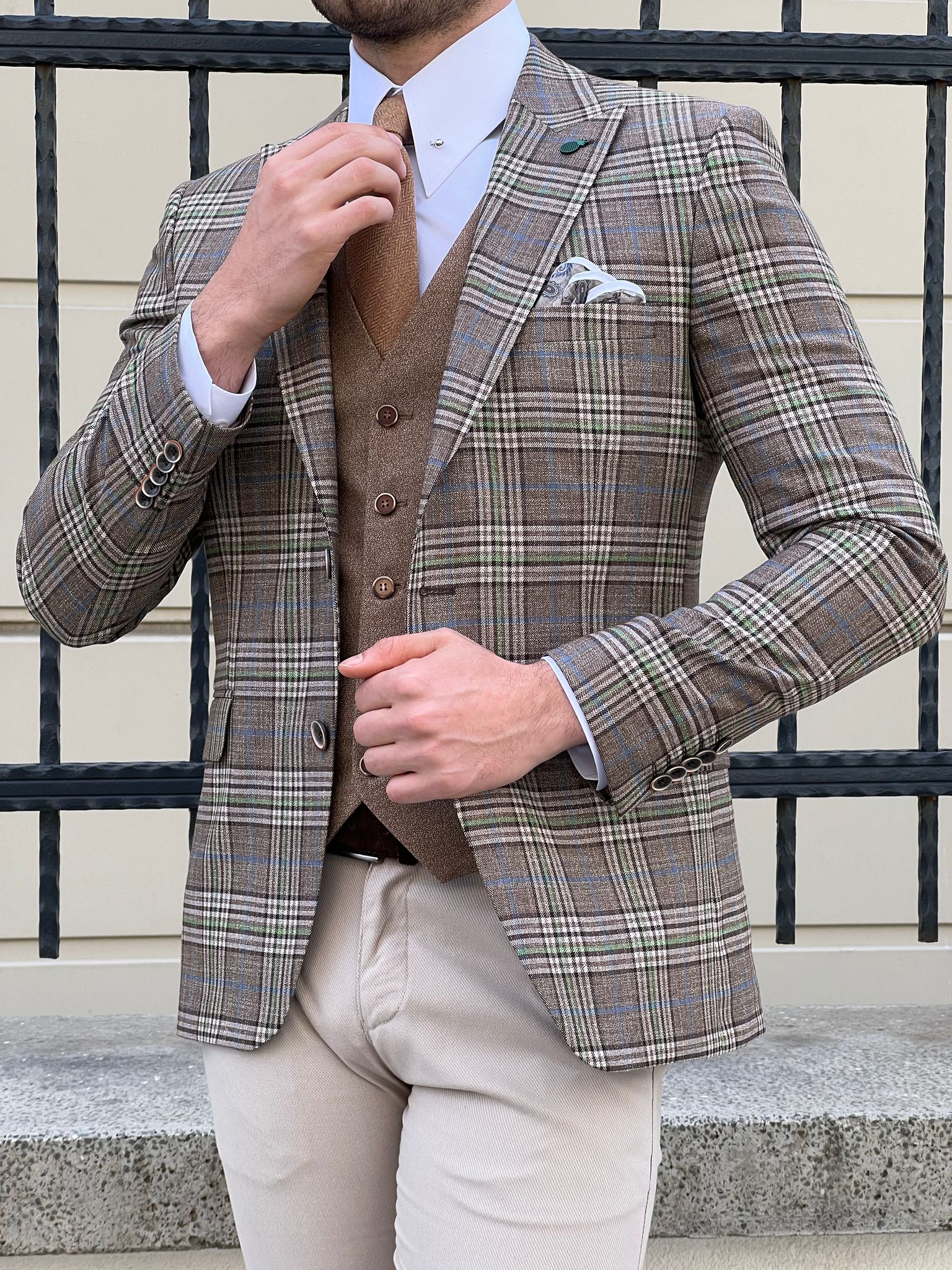 Bojoni Montebello Slim Fit High Quality Plaid Wool Beige Suit