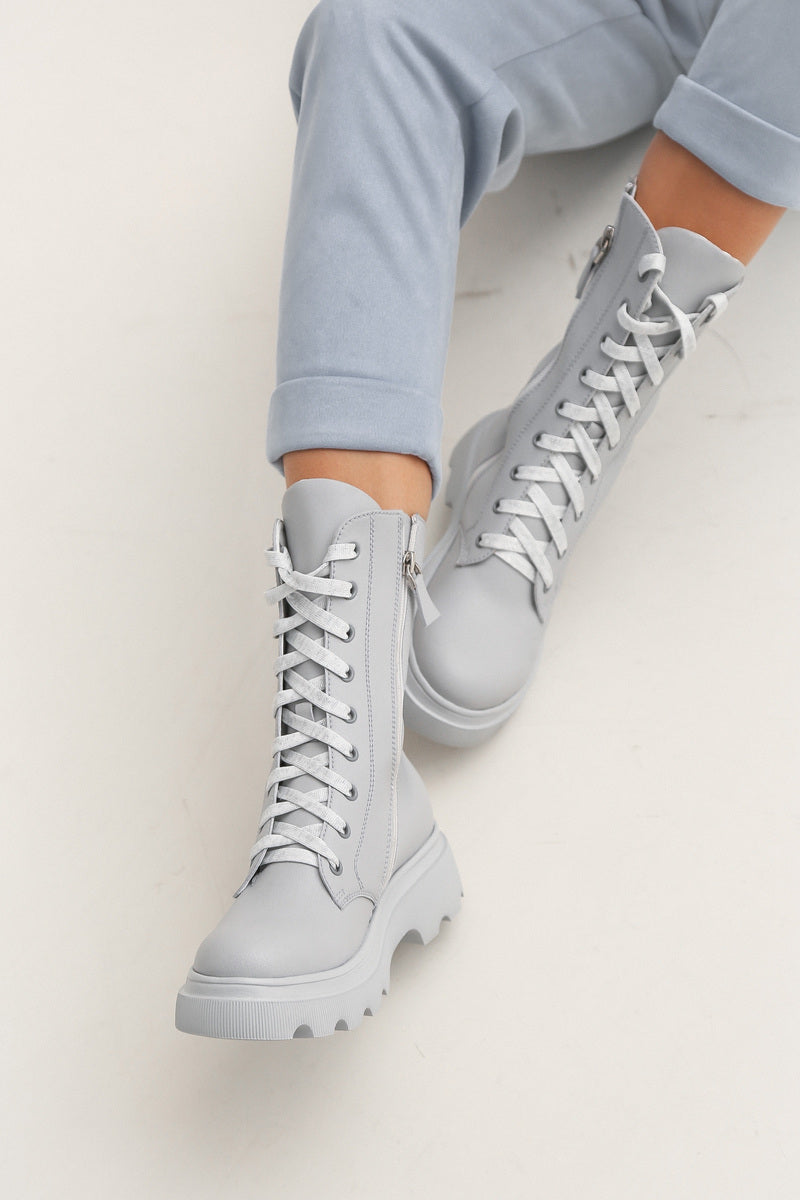 Clan Lace-up Gray Boots with Ribbed Sole 