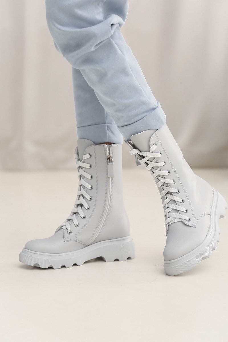 Clan Lace-up Gray Boots with Ribbed Sole 