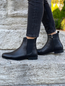 Mantoni Black Leather Chelsea Boots-baagr.myshopify.com-shoes2-BOJONI