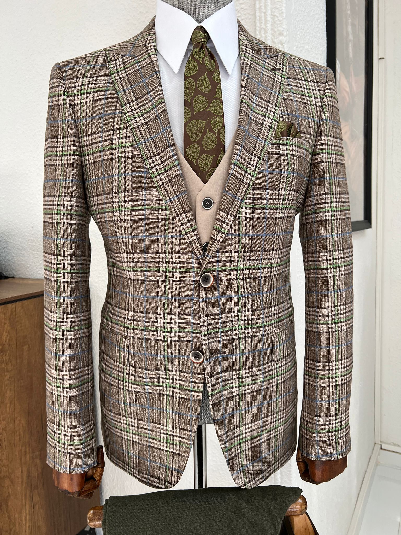 Louis Slim Fit Pointed Collared Beige & Khaki Combination Suit