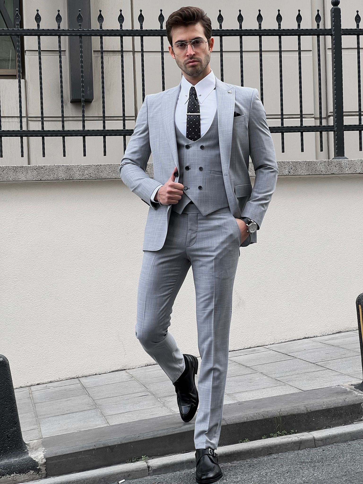 Louis Slim Fit Self Patterned Gray Suit