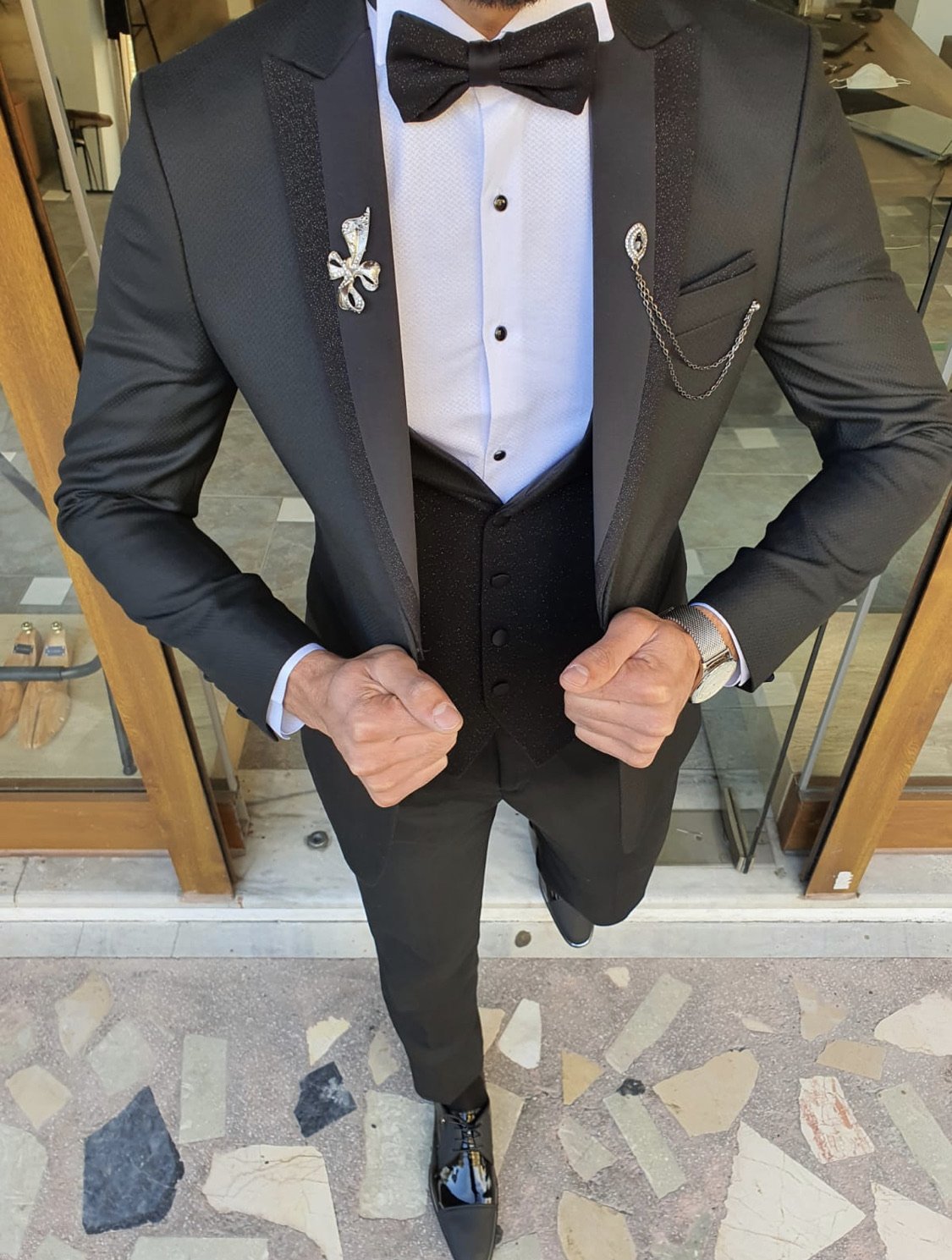Caparini Black Slim Fit Peak Lapel Tuxedo-baagr.myshopify.com-suit-BOJONI