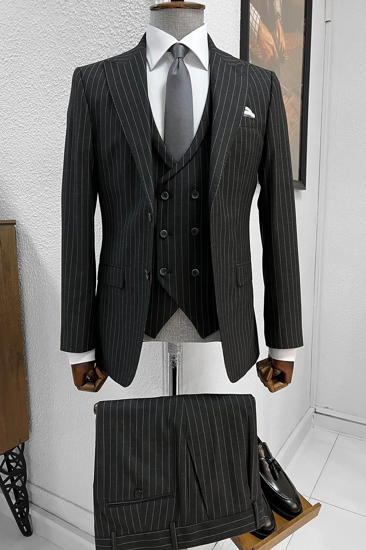 Bojoni Ravenna Slim Fit High Quality Striped Black Suit