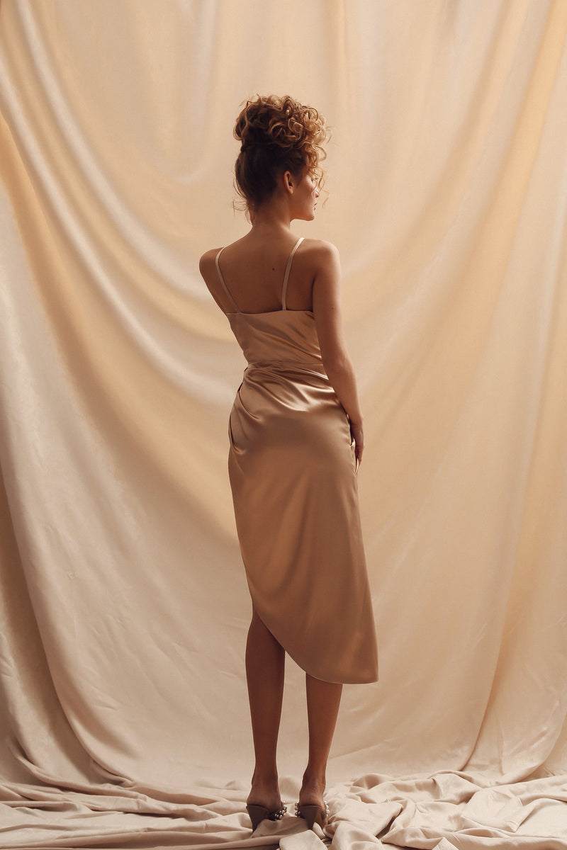 Viclans Satin Brown Dress with Thin Straps and Drapery on the Skirt 