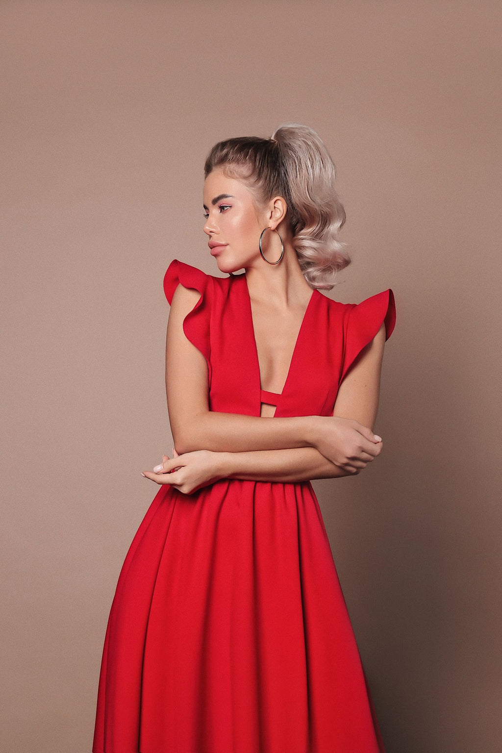 Midi Décolletage Accent Dress 