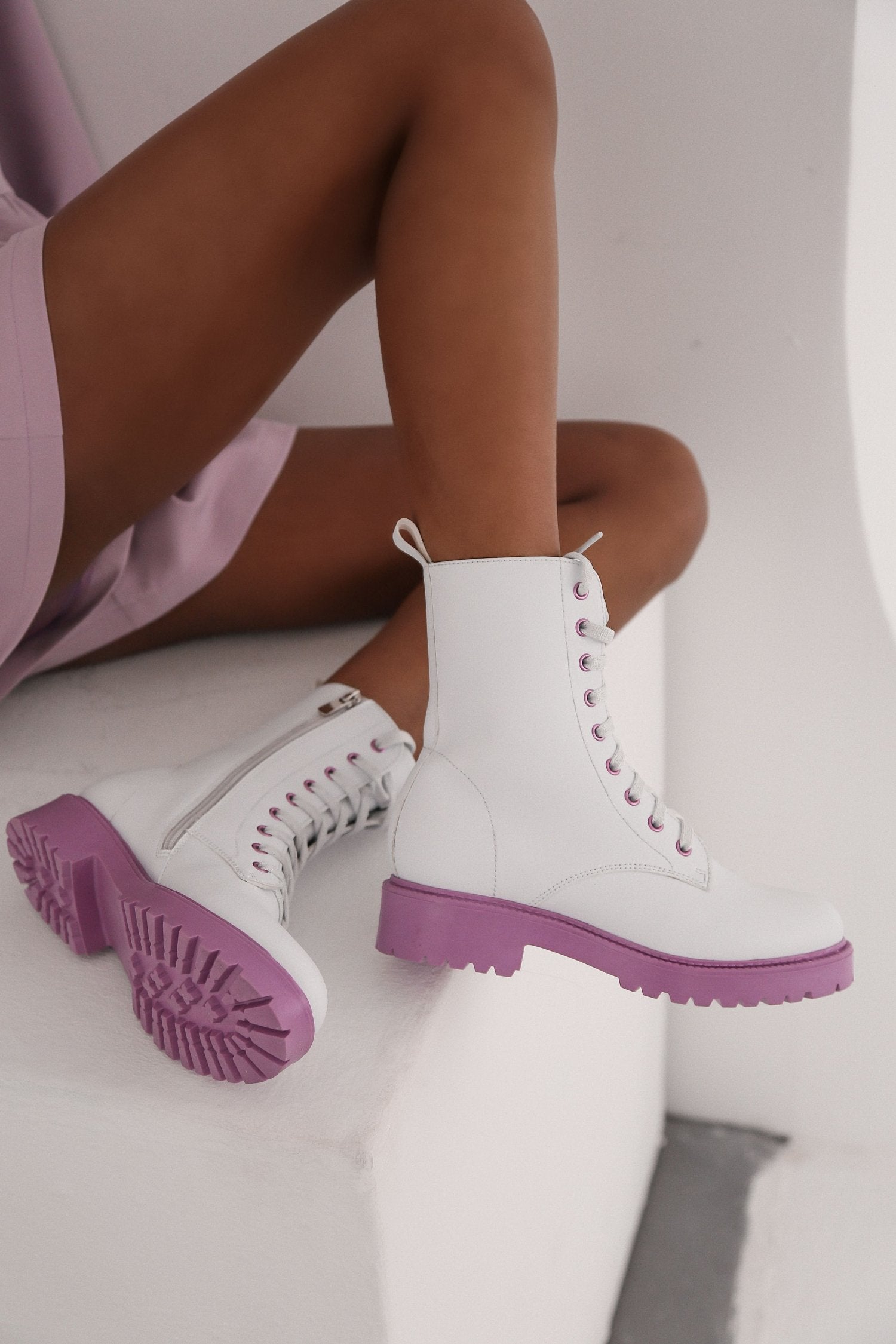 Clan Boots with Contrasting Sole 
