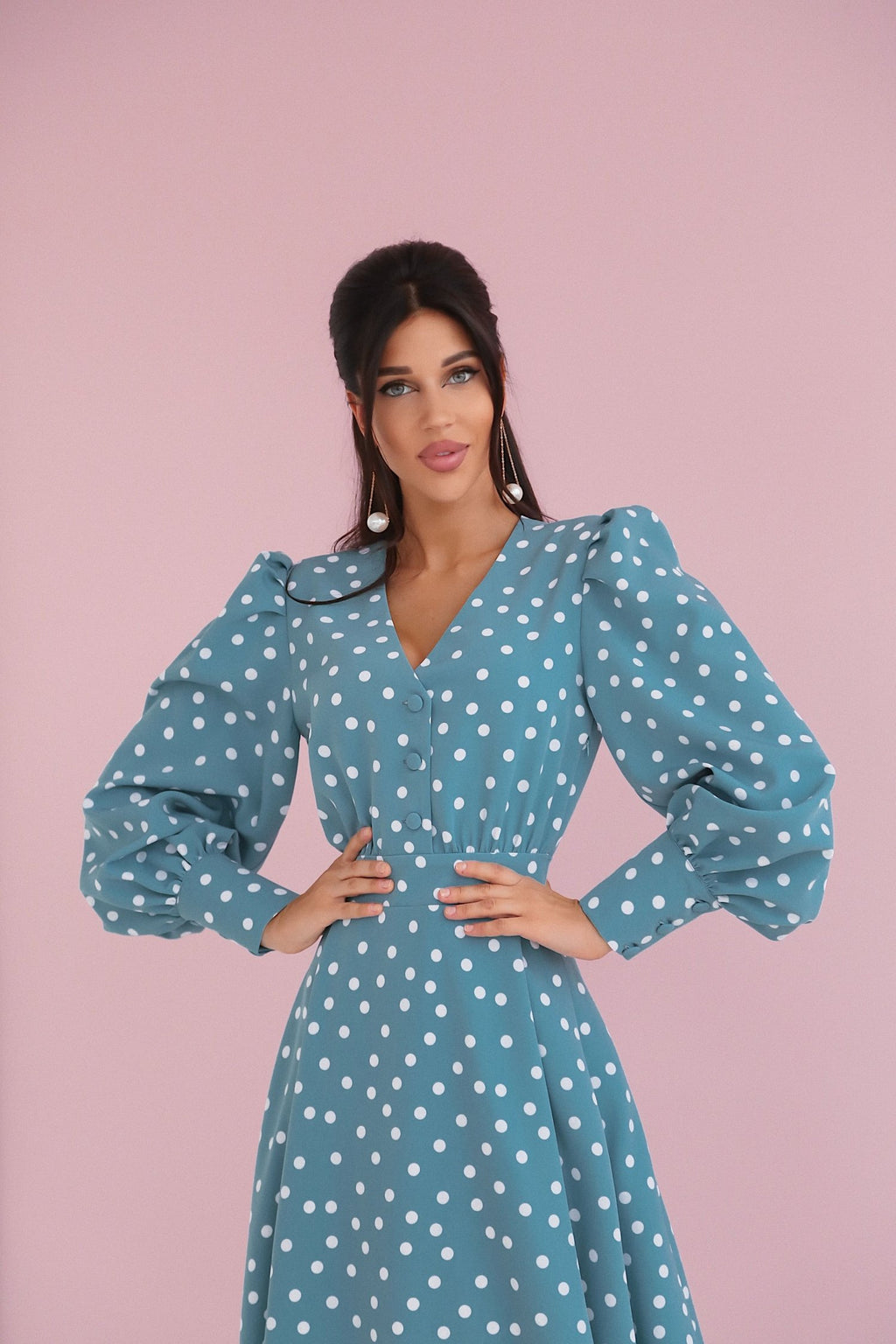 Polka Dot Midi Dress with Puffy Sleeves 