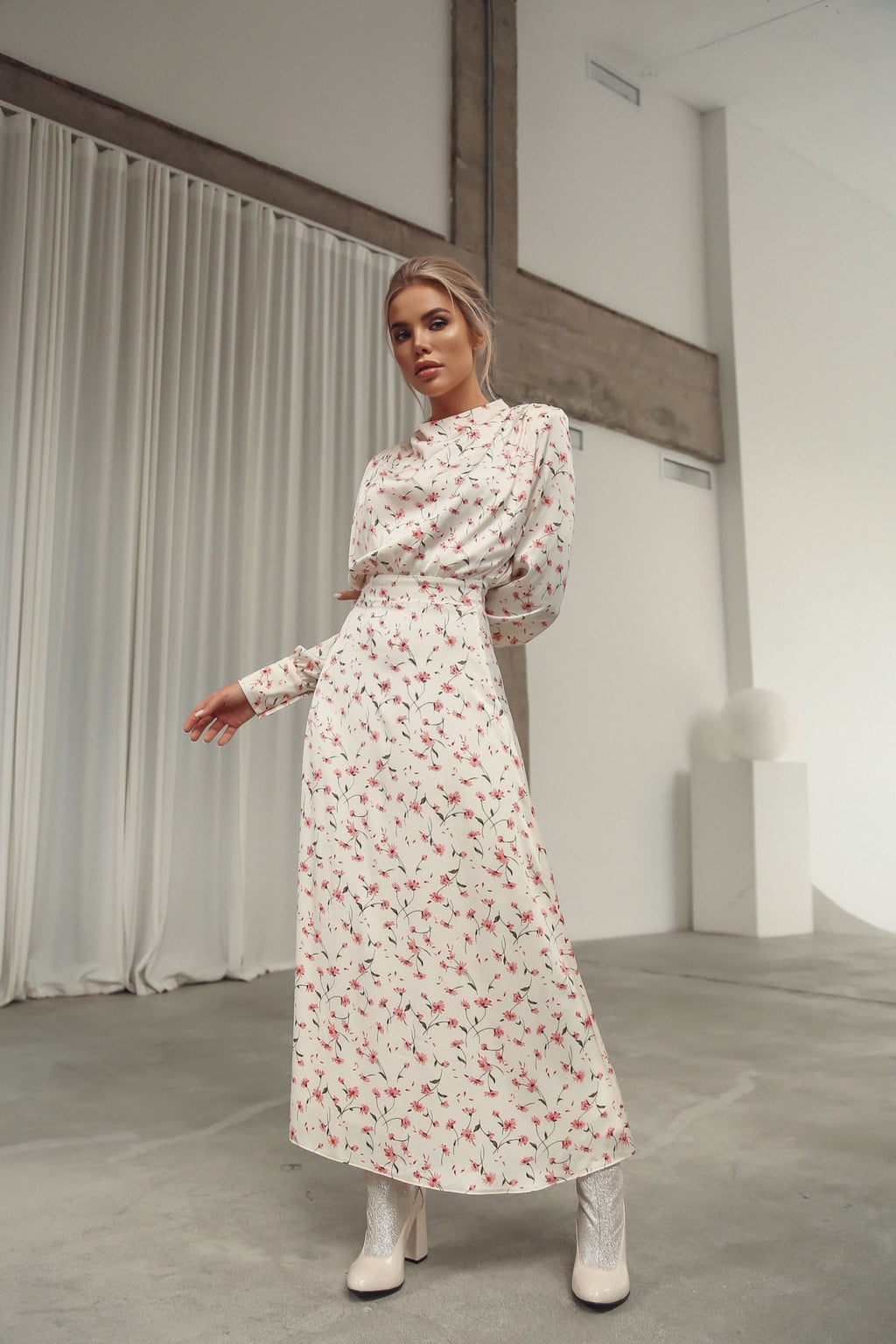 Midi Dress with Shoulder Pads White 